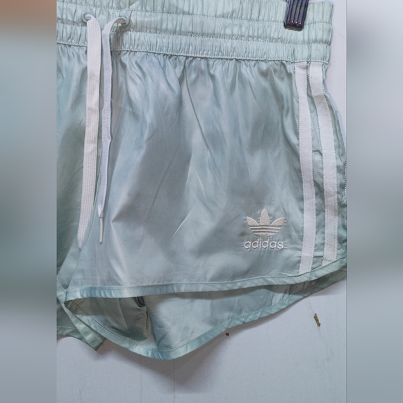 Adidas women shorts - Picture 4 of 6